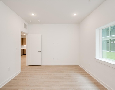 4802 S Congress Ave - Photo Thumbnail 21
