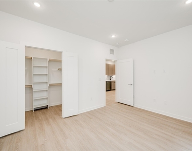 4802 S Congress Ave - Photo Thumbnail 3