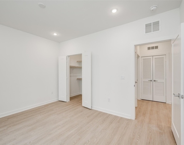 4802 S Congress Ave - Photo Thumbnail 19