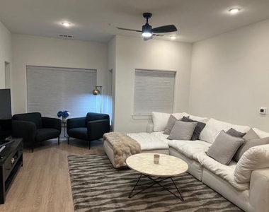 4802 S Congress Ave - Photo Thumbnail 5