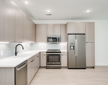 4802 S Congress Ave - Photo Thumbnail 1