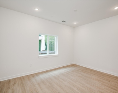 4802 S Congress Ave - Photo Thumbnail 18