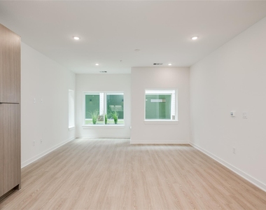 4802 S Congress Ave - Photo Thumbnail 2