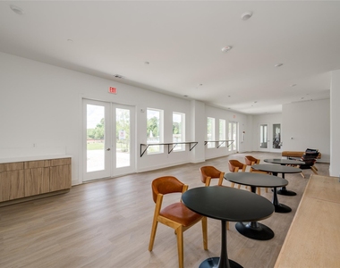 4802 S Congress Ave - Photo Thumbnail 29