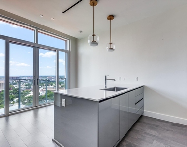 123 Lexington Ave - Photo Thumbnail 3