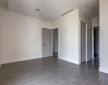 123 Lexington Ave - Photo Thumbnail 7