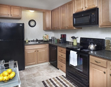21 West River - Photo Thumbnail 2