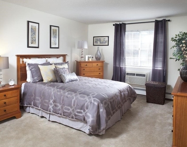 21 West River - Photo Thumbnail 4