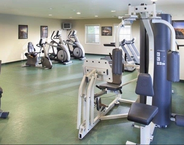 55 Greenview - Photo Thumbnail 9