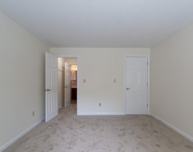 55 Greenview - Photo Thumbnail 5