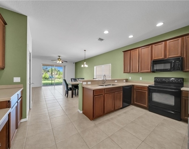 8125 Silver Birch Way - Photo Thumbnail 4