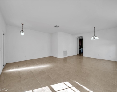 8125 Silver Birch Way - Photo Thumbnail 13