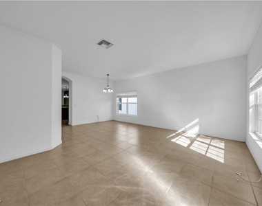 8125 Silver Birch Way - Photo Thumbnail 19