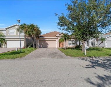 8125 Silver Birch Way - Photo Thumbnail 2