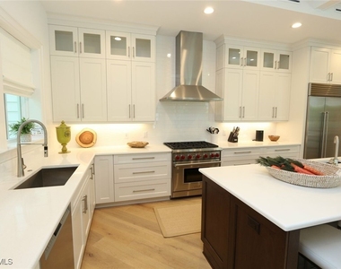 300 2nd Avenue N - Photo Thumbnail 6