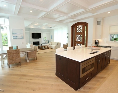 300 2nd Avenue N - Photo Thumbnail 8