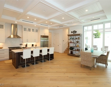 300 2nd Avenue N - Photo Thumbnail 9