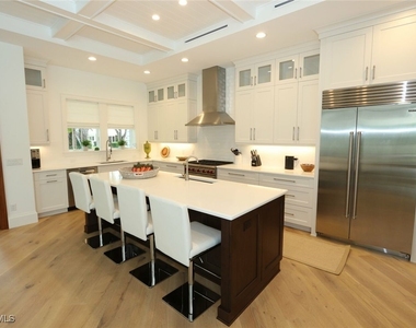 300 2nd Avenue N - Photo Thumbnail 7