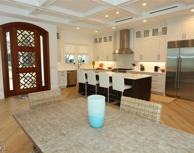 300 2nd Avenue N - Photo Thumbnail 10