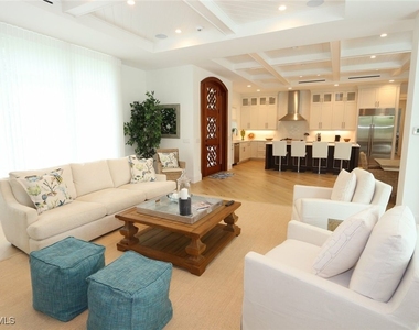 300 2nd Avenue N - Photo Thumbnail 2
