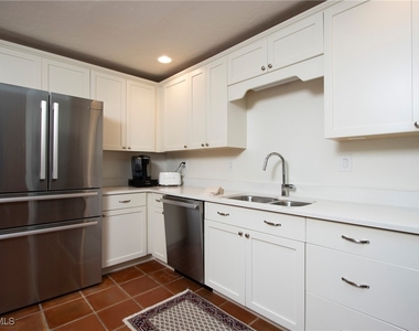 359 2nd Avenue N - Photo Thumbnail 7