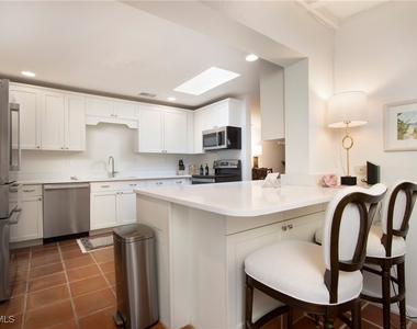 359 2nd Avenue N - Photo Thumbnail 8