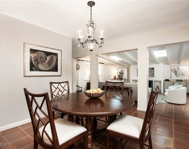 359 2nd Avenue N - Photo Thumbnail 5