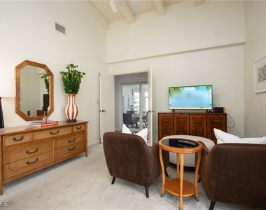 359 2nd Avenue N - Photo Thumbnail 15