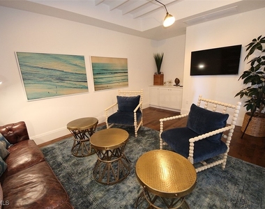 1035 3rd Avenue S - Photo Thumbnail 4