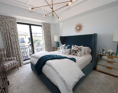 1035 3rd Avenue S - Photo Thumbnail 10