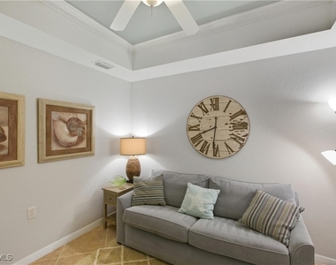 9844 Venezia Circle - Photo Thumbnail 21