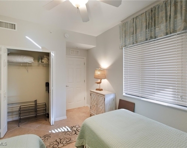 9844 Venezia Circle - Photo Thumbnail 32