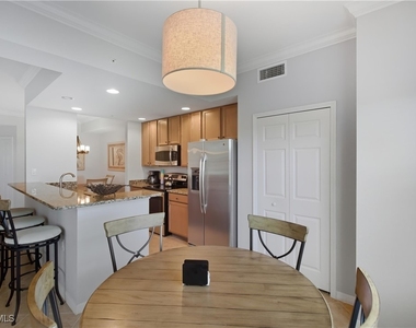 9844 Venezia Circle - Photo Thumbnail 17