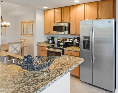 9844 Venezia Circle - Photo Thumbnail 15