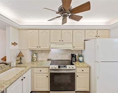 260 Seaview Court - Photo Thumbnail 9
