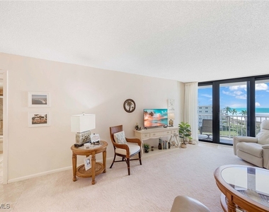 260 Seaview Court - Photo Thumbnail 4