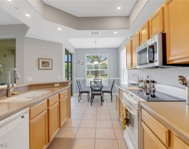 11601 Navarro Way - Photo Thumbnail 4