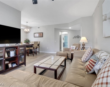 11601 Navarro Way - Photo Thumbnail 10