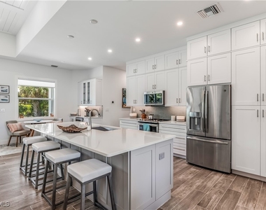 1245 Imperial Drive - Photo Thumbnail 6