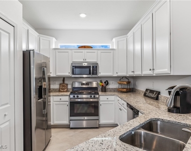17716 Palmetto Pass Lane - Photo Thumbnail 8