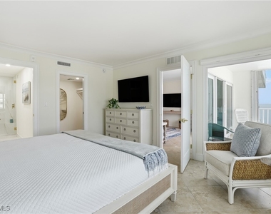 3443 Gulf Shore Boulevard N - Photo Thumbnail 22