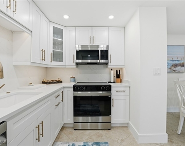 3443 Gulf Shore Boulevard N - Photo Thumbnail 21