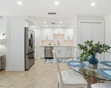 3443 Gulf Shore Boulevard N - Photo Thumbnail 17