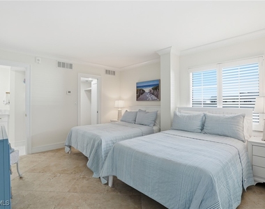 3443 Gulf Shore Boulevard N - Photo Thumbnail 27