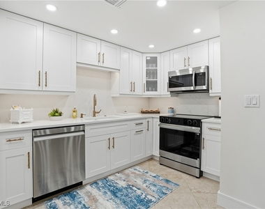 3443 Gulf Shore Boulevard N - Photo Thumbnail 20