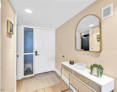 9653 Gulf Shore Drive - Photo Thumbnail 5