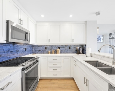 9653 Gulf Shore Drive - Photo Thumbnail 15