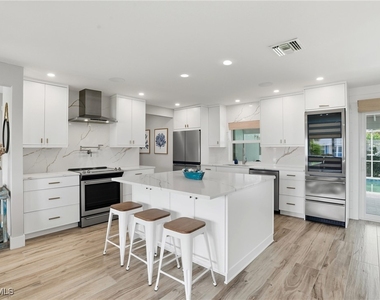 6163 Plumosa Avenue - Photo Thumbnail 15