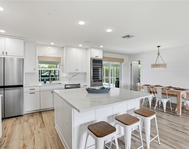 6163 Plumosa Avenue - Photo Thumbnail 13