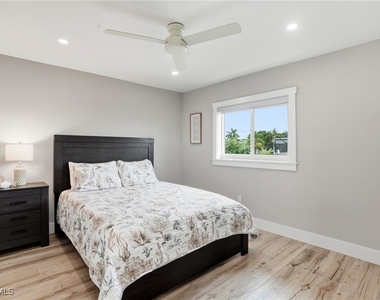 6163 Plumosa Avenue - Photo Thumbnail 28